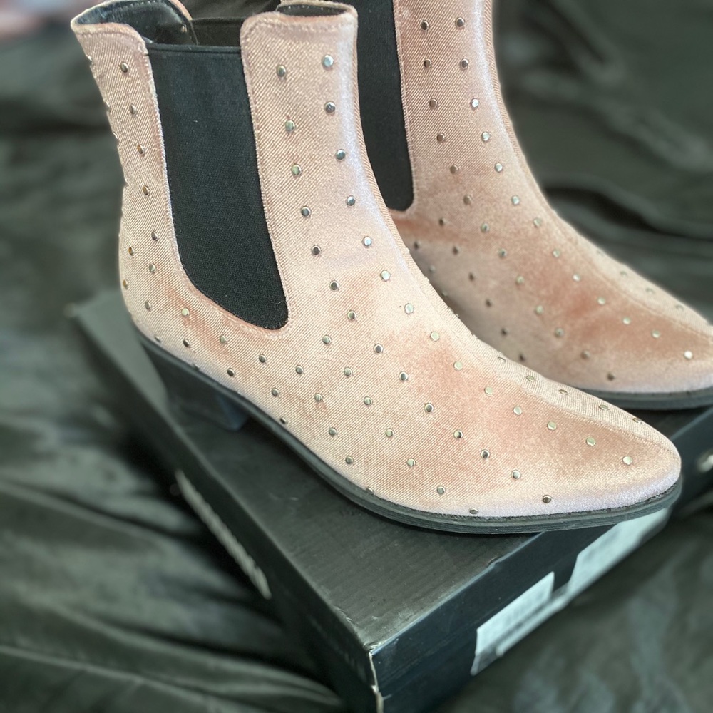 Misguided All over stud velvet western Boot Size 9
